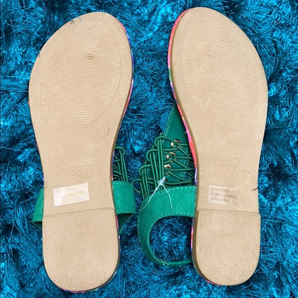 Sandals - Picture 2 of 3